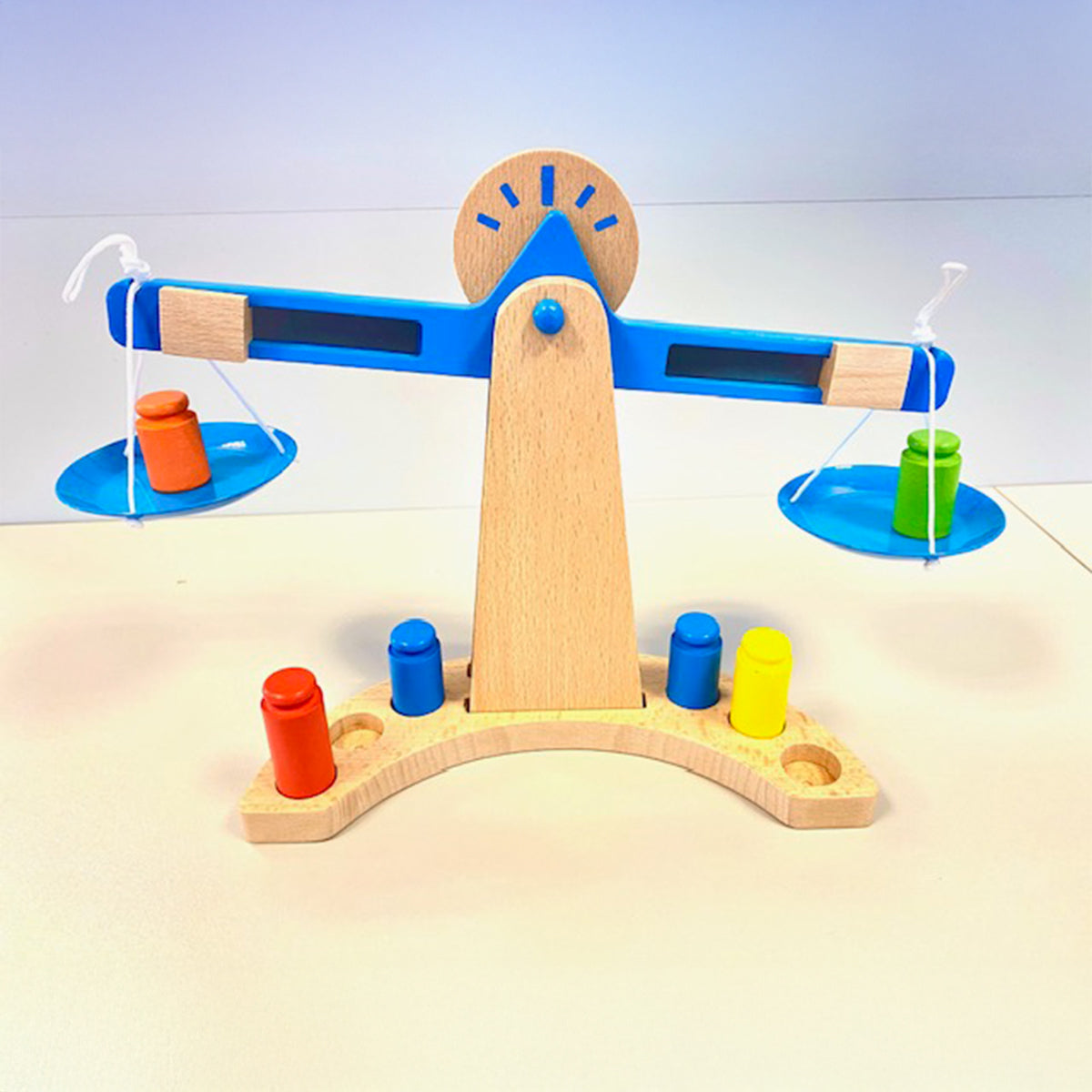 Drevená farebná váha Lerni