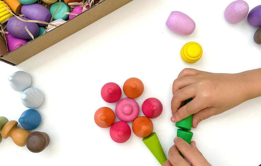 Rozvíjajte u detí kreativitu, motorické zručnosti a logické myslenie s Woodie pops. Toto je 10 aktivít, ktoré s nimi môžete vyskúšať