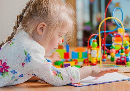 Hravé aktivity, ktoré podporia jemnú motoriku dieťaťa - Lerni.sk