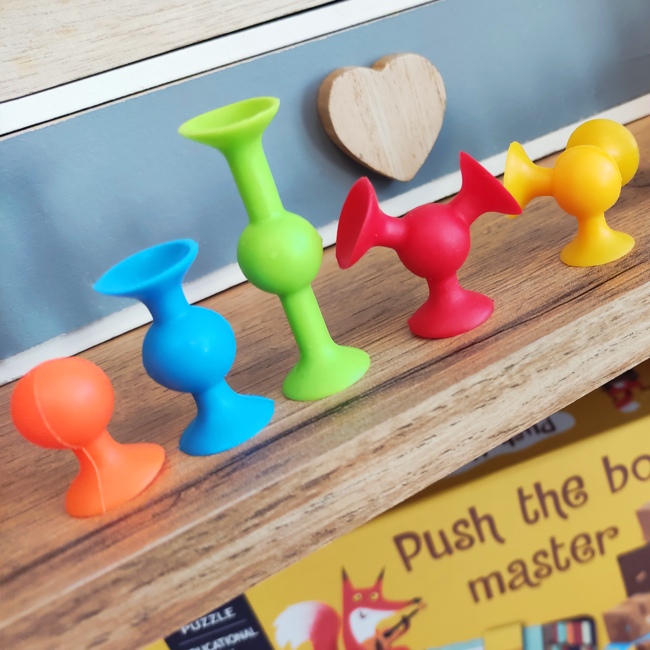 Rozbalené : Prísavková stavebnica Zvieratká 96 kusov